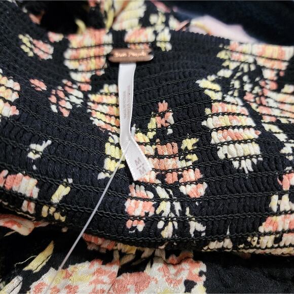 Free People Hilary Floral print keyhole Lolita neck top size Medium msrp $98 New - Picture 10 of 12